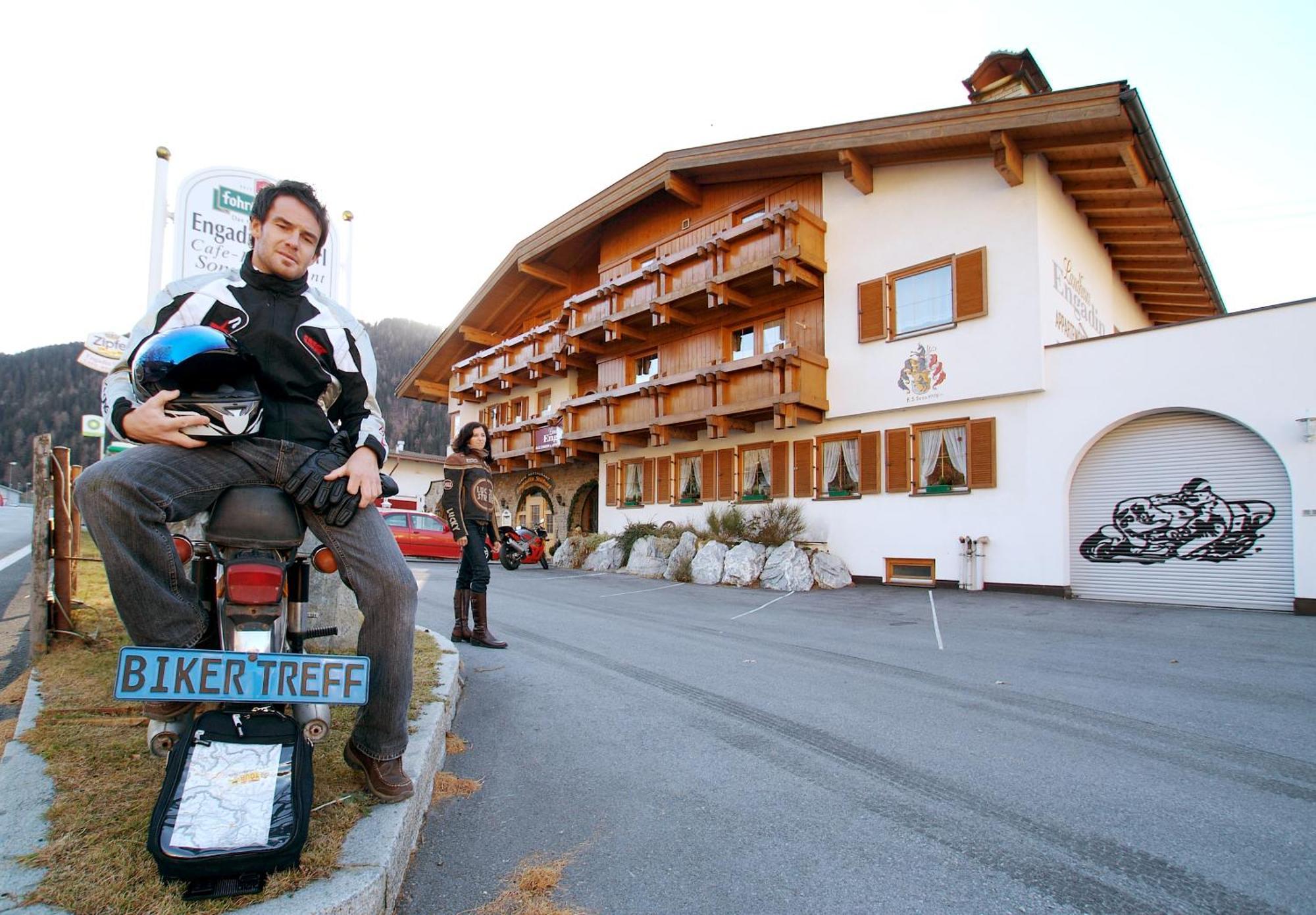Landhaus Engadin Наудерс Екстериор снимка